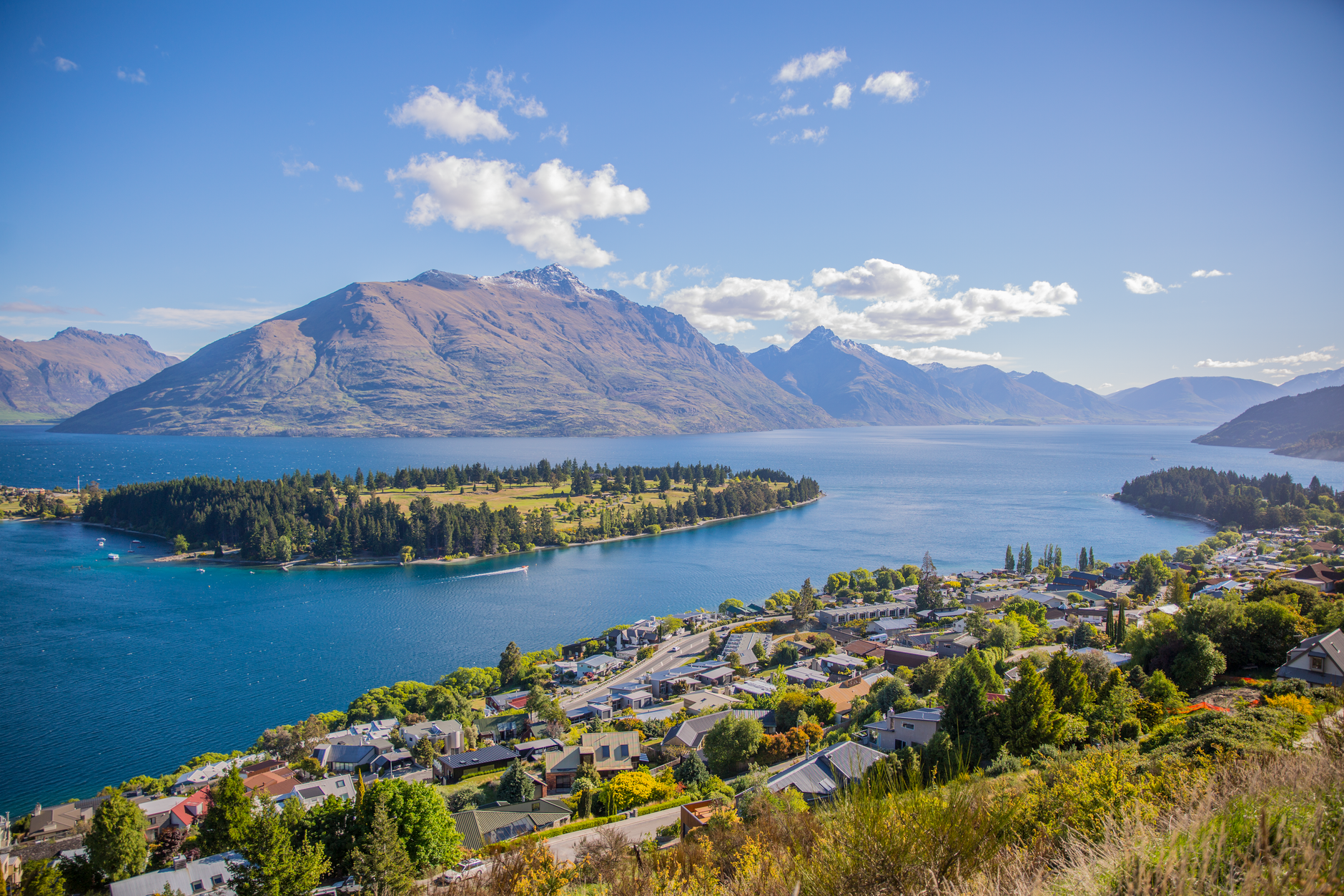 Lake Wakatipu and surrounding peaks